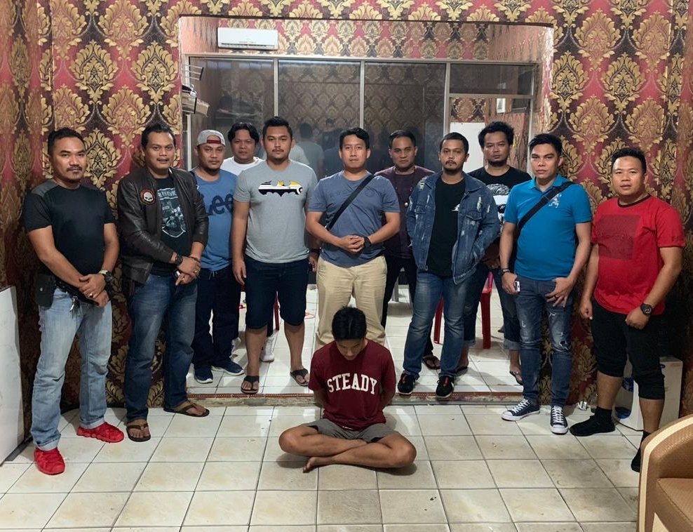 Dua Pekan Buron Roky “Penikam” Paman Hingga Tewas Gara-gara Kontak Motor Ditangkap Sembunyi Diatap Rumah