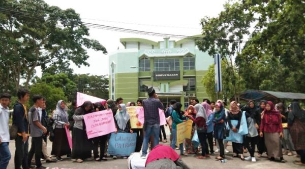 Hari Perempuan Dunia, Mahasiswa UIN Unjuk Rasa Kasus “Pelecehan” Mahasiswa