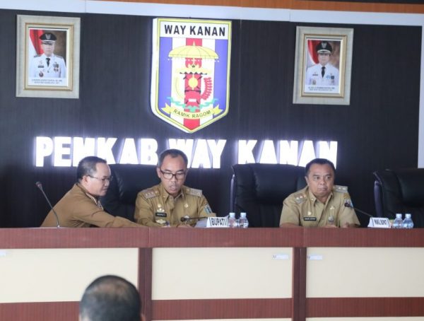 Bupati Raden Adipati Surya Pimpin Perjanjian Kinerja Pejabat Tinggi Pratama Way Kanan