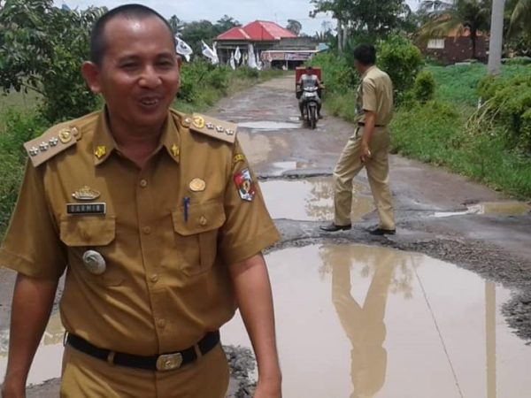 Jalan Rusak, Camat Sungkai Utara Imbau Warga Bergotong-royong