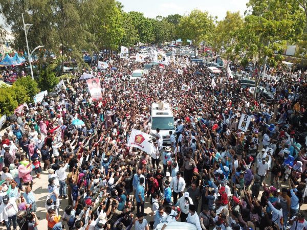 Lautan Massa Sambut Prabowo di Ocarina Batam