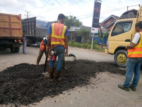 PT Jaya Kontruksi Kerjakan Perawatan Jalan Lintas Timur Lampung-Sumatera Selatan Rp181 Miliar