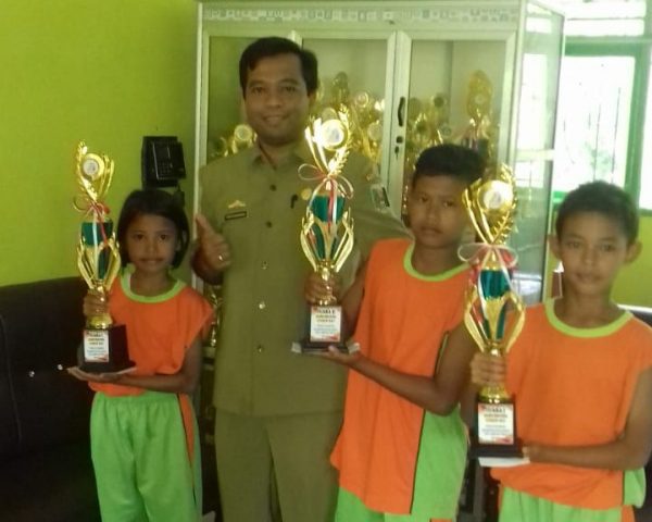 SD Negeri 3 Siraman Sabet Tiga Juara Bidang Kids Altetik Putra Putri di O2SN Kecamatan