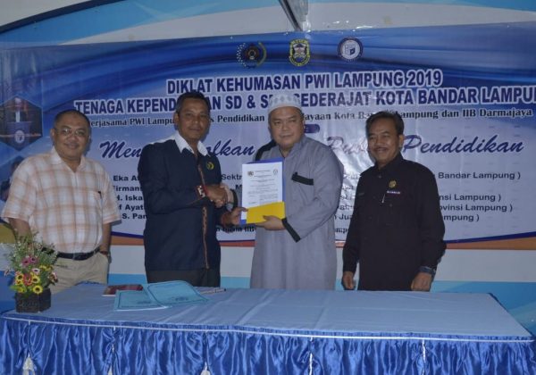 PWI Lampung Diklat Kehumasan Dengan Guru SD se-Bandar Lampung