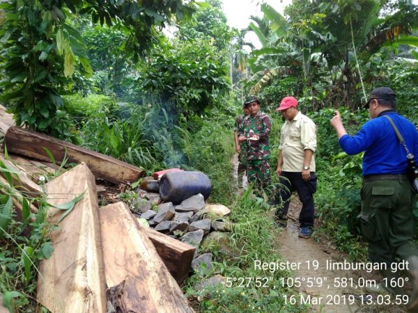 Polhut Dan Kodim Lampung Selatan Patroli Register 19 Tahura