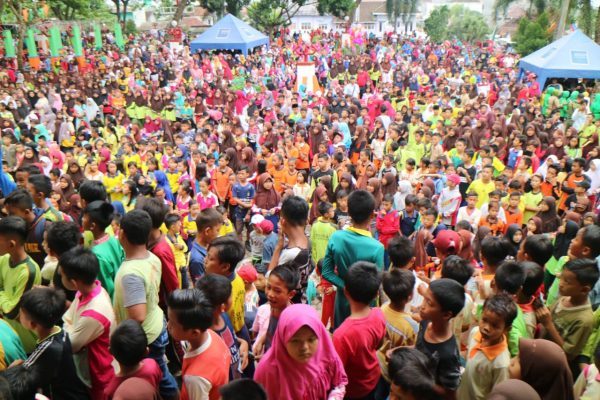 Ribuan Warga Ramaikan Jalan Sehat HUT Tanggamus