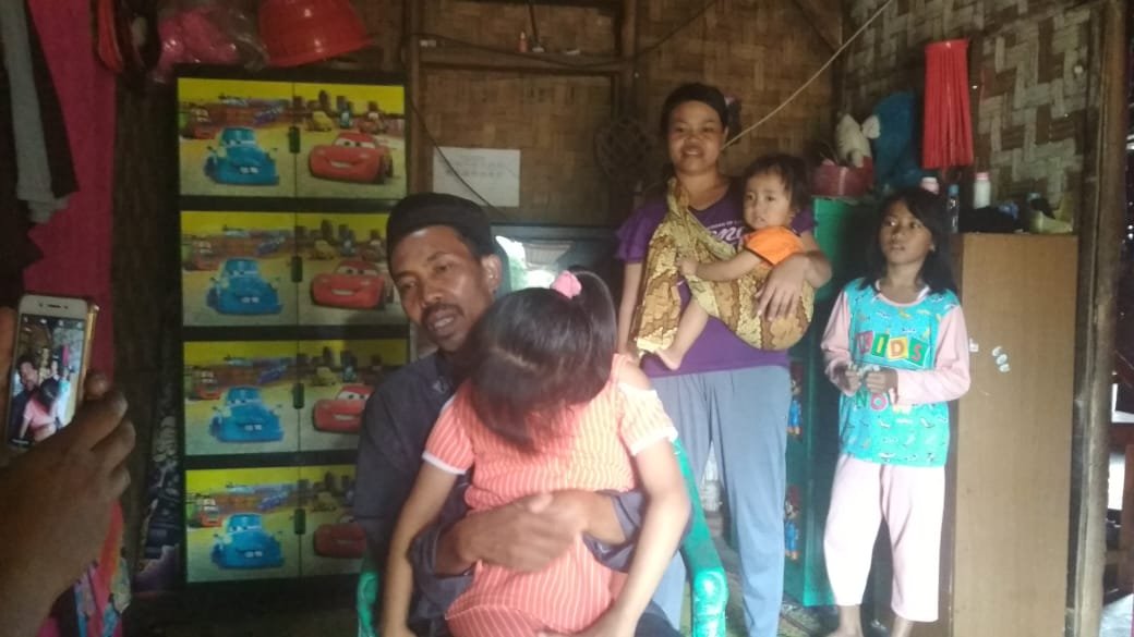 Gadis 10th Dila Tak Bisa Angkat Kepala, Butuh Bantuan