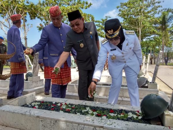 Ziarah Makan Pahlawan Tutup Kegiatan HUT-22 Tulang Bawang
