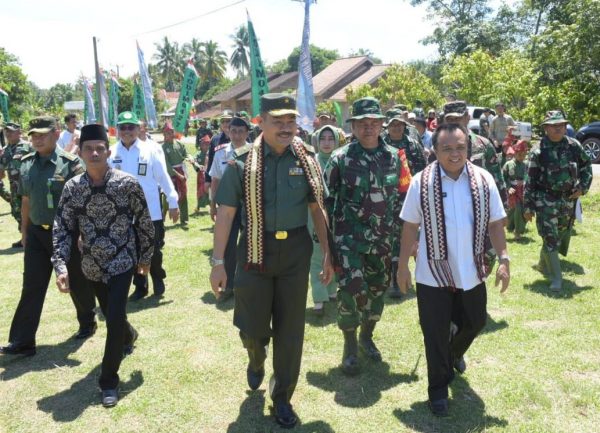 Wabup Edward Antony Sambut Tim Wasev TMMD Brigjen (TNI) Amalsyah Tarmizi