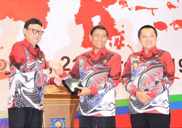 Gubernur Ingatkan Kades dan Lurah Hati-hati Kelola Anggaran