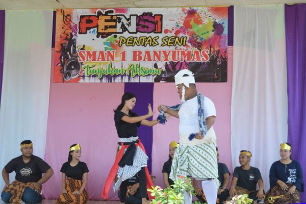 SMA Negeri 1 Banyumas Gelar Pentas Seni Menggali Potensi dan Mengembangkan Kreatifitas Siswa