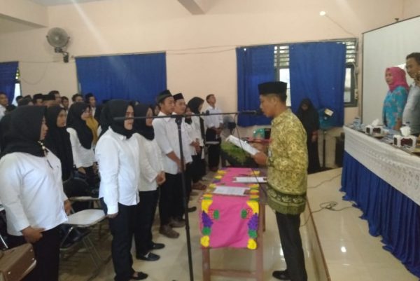 Panwaslu Baradatu Lantik 147 Pengawas TPS