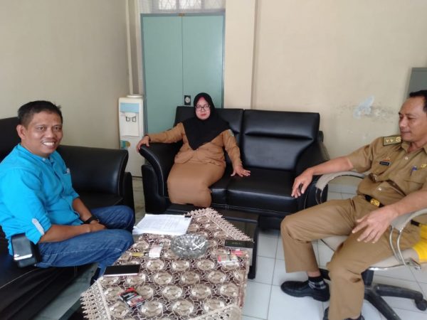 Dinas Pendidikan Potong Gaji Kepala Sekolah Untuk Bayar Langganan Koran Yang Tak Pernah Sampai