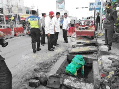 Bupati Lamteng Tinjau Persiapan Traffic Light