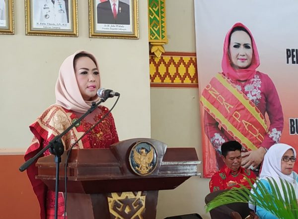 Bunda Winarti Kukuhkan Bunda Paud Kecamatan dan Bunda Paud Kampung