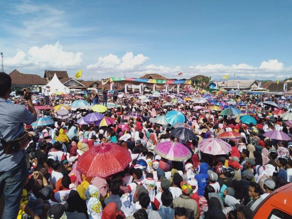 Warga Tanggamus Padati Deklarasi Pujo di Lapangan Tangsi Talang Padang