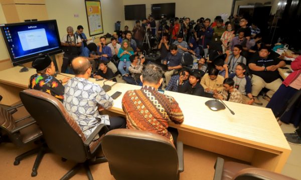 Bawaslu dan KPU RI Investigasi Kertas Suara Dicoblos di Malaysia