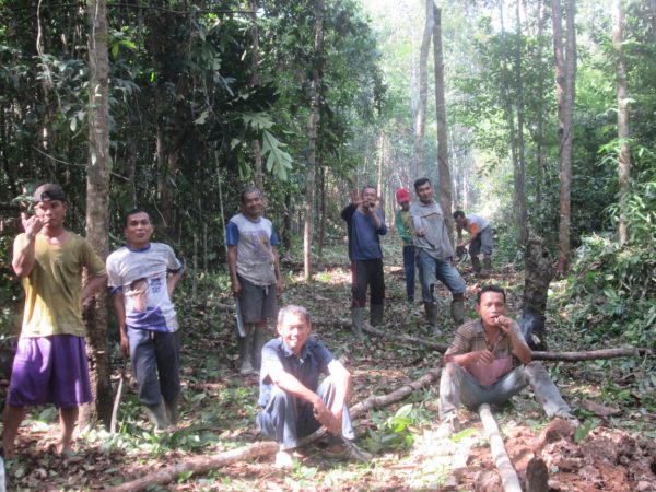 Butuh Bantuan, Warga Desa Karang Anyar Buat Jalan Sepanjang 2 KM