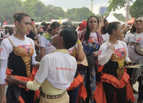 Sekitar 500 Anggota Komunitas Waria Ramaikan Kampanye Jokowi-Ma’ruf Amin di GBK
