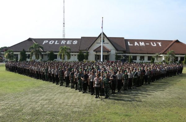 Kapolres Lampung Utara dan Dandim 0412/LU Pimpin Apel Pergeseran Pasukan Pam TPS