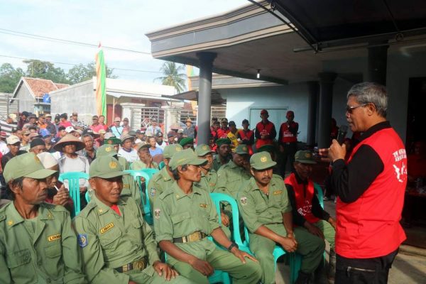 Bupati Lamteng Gotong Royong Perbaiki Jalan di Kecamatan Seputih Agung
