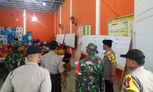 Kapolres Tanggamus Tinjau Pasukan Pengamanan Pleno PPK