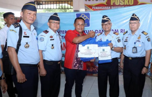 Kemenkum Ham Salurkan Bantuan Korban Tsunami Lamsel