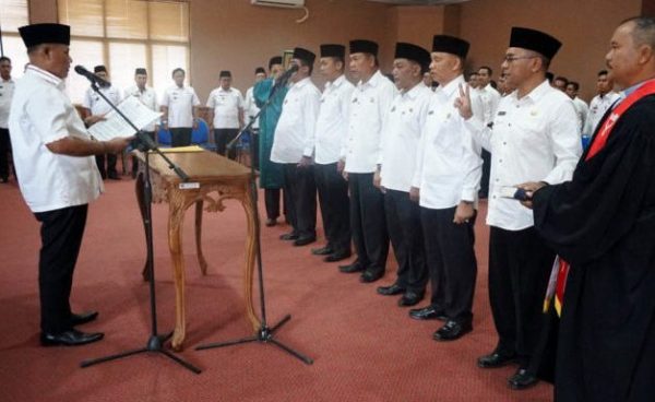 Plt Bupati Lamsel Nanang Lantik Pejabat Eselon