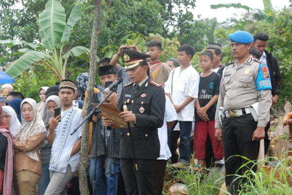 Kanit Paminal Polresta Bandar Lampung Wafat, Kapolres Pimpin Prosesi Upacara Pemakaman