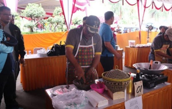 Masyarakat Membludag Ramaikan Rangkaian HUT Kota Cilegon, Walikota Ikut Lomba Masak