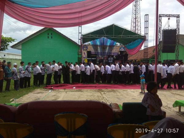 Pelepasan Lulusan SMP Negeri 4 TBT Dengan Aneka Pentas Seni