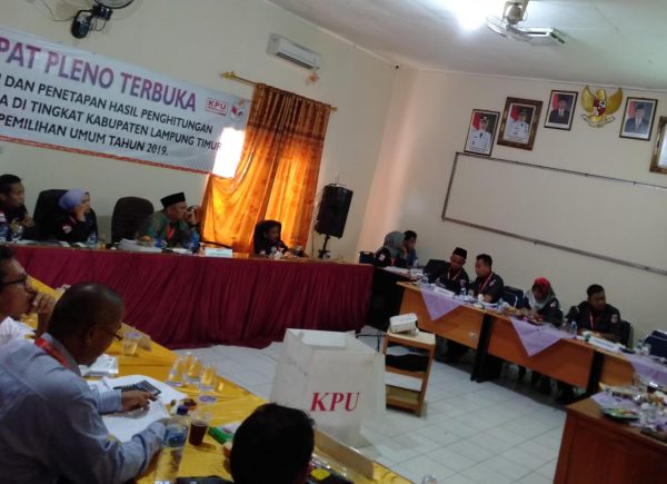 Hari Pertama Pleno Terbuka Lampung Timur, Terhambat PPK Batanghari Nuban