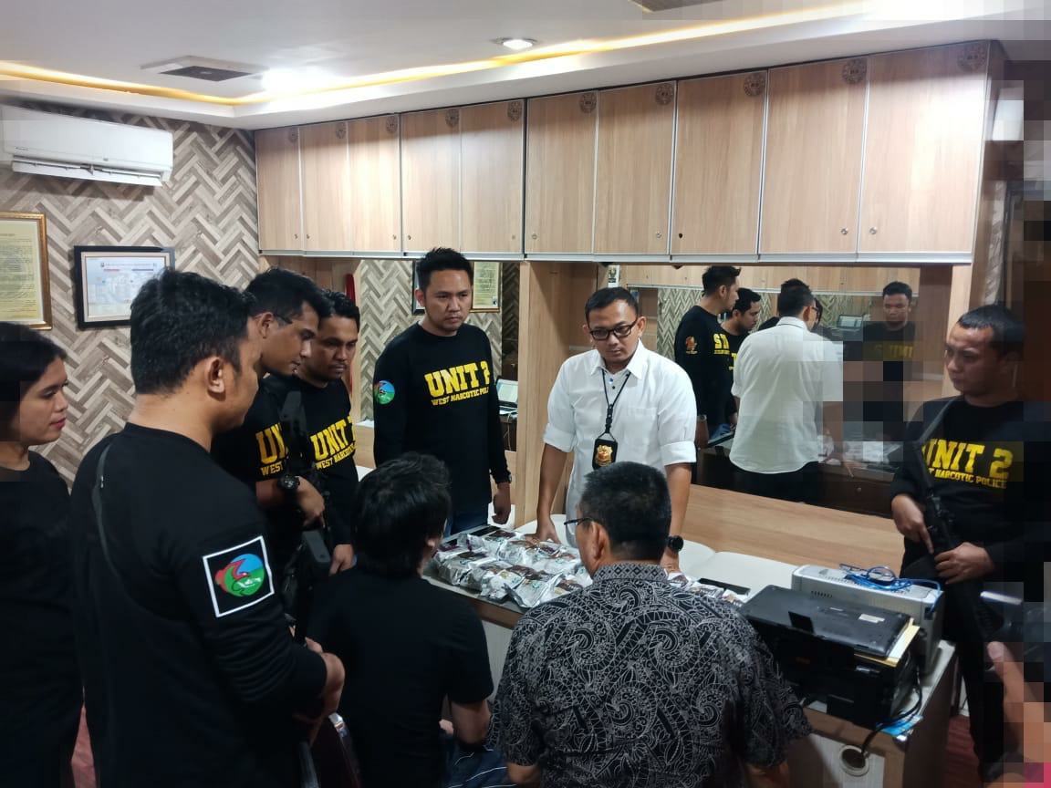 Sat Narkoba Polres Jakbar Amankan 19 Kantong Sabu Asal Amerika Jaringan China