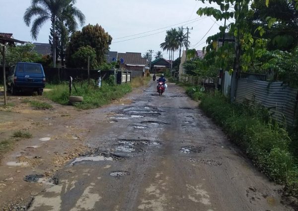 Dana Pemeliharaan Dinas PU Kota Bandar Lampung “Mak Jelas” Banyak Jalan Lingkungan Rusak Parah