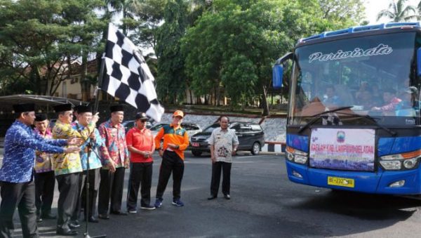 Sekda Lampung Selatan Ir. Fredy Lepas Kafilah MTQ ke 47 di Tubaba