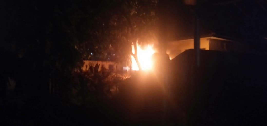 Dikabarkan Kericuhan Hingga Terjadi Pembakaran di Polsek Tambelangan Sampang