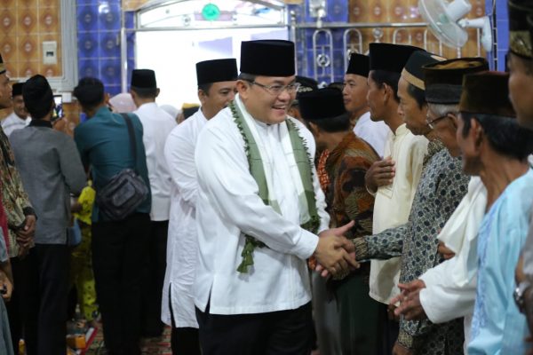 Bupati Dodi Syiarkan Perda Pesta Rakyat dan Perda Zakat