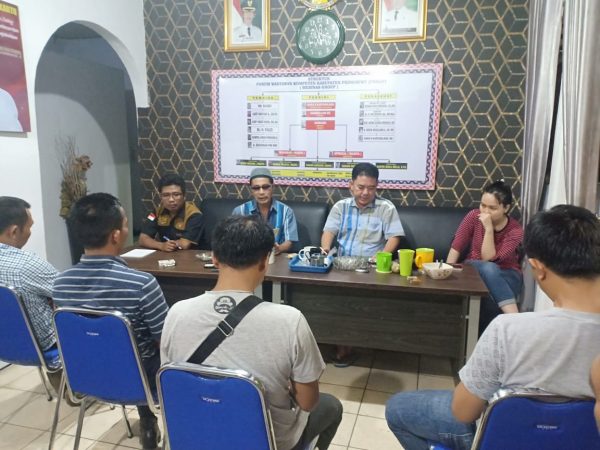 Keluarga Besar Forum Wartawan Kompeten Pringsewu Buka Puasa Bersama