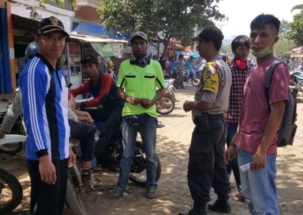 H-7 Lebaran Aparat Polsek Pulau Panggung Kondisikan Pasar