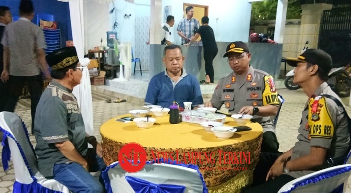 Kapolres Mesuji Bersama Plt Bupati Pantau Pawai Takbir Keliling