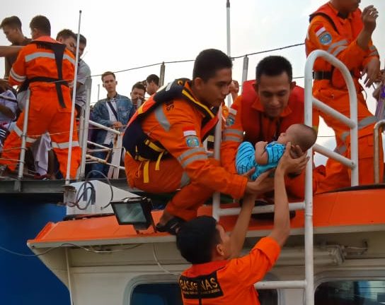 KMP Mutiara Kandas di Pulau Rimau, Terkatung 9 Jam 516 Pemudik Baru Dievakuasi?