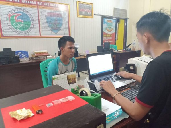 Dua Warga Pekurun Tengah Ditangkap Polisi dengan Sangkaan Menyalahgunakan Narkotika