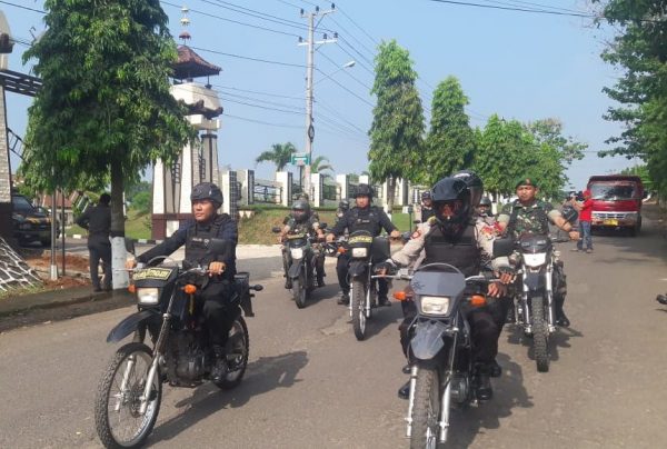 Soliditas Polisi dan TNI Lampung Utara gelar Patroli Bersama