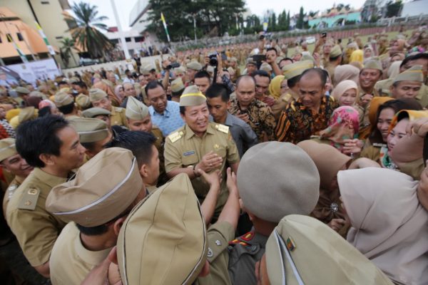 Ribuan ASN Pemprov Sambut Visi “Rakyat Lampung Berjaya” Upacara Mingguan Perdana Irup Gubernur Arinal