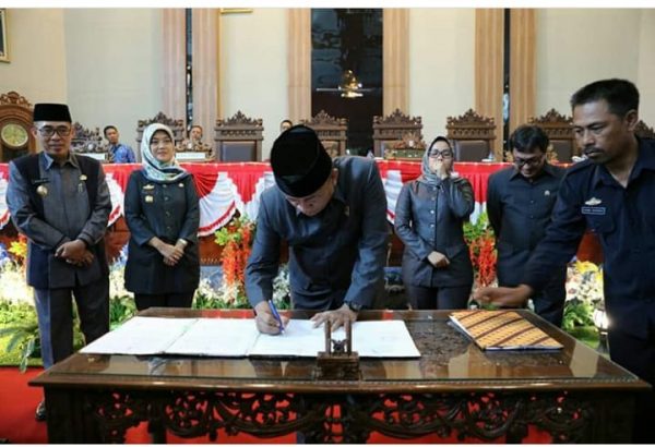 DPRD Lampung Timur Parpurna Penghentian Chusnunia Chalim Sebagai Bupati Lampung Timur