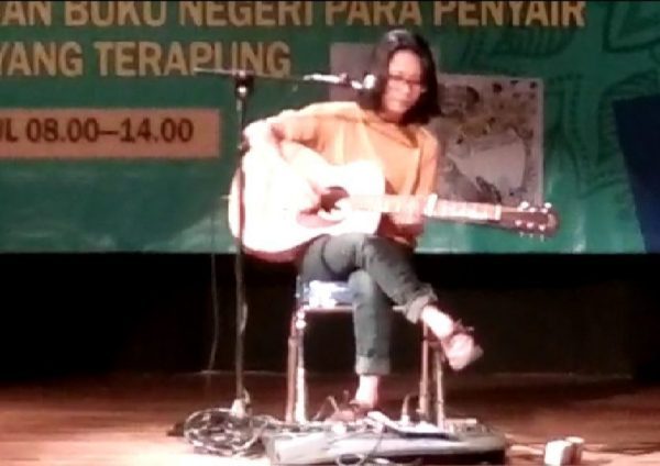 Virdyas Eka Diputri “Pulang Kampung” Bintang Tamu di Panggung Sastra 2019 Lampung