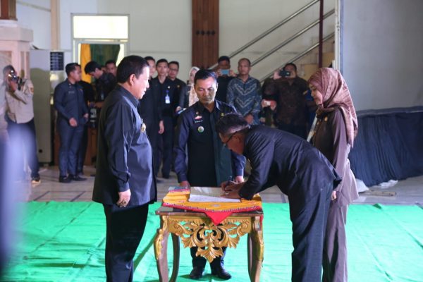 H. Zaiful Boakhari Jabat Plt Bupati Lampung Timur