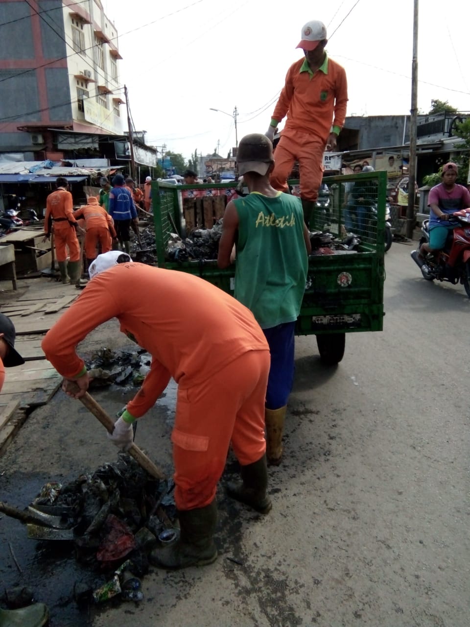 Sambut KTNA XIII, DLH MUBA Himbau Bersih-bersih Lingkungan