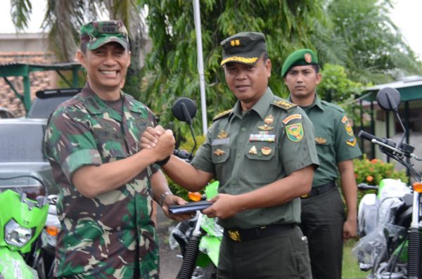 Korem 044/Gapo Terima Bantuan Kendaraan Operasional Program Penguatan Binter TNI AD