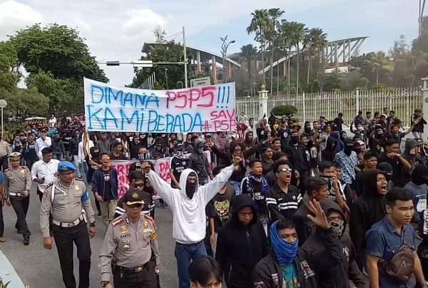 Pendukung PSPS Tuntut Gubernur dan Wagub, Massa Demonstran Ancam “Ganyang” Perusahaan di Riau